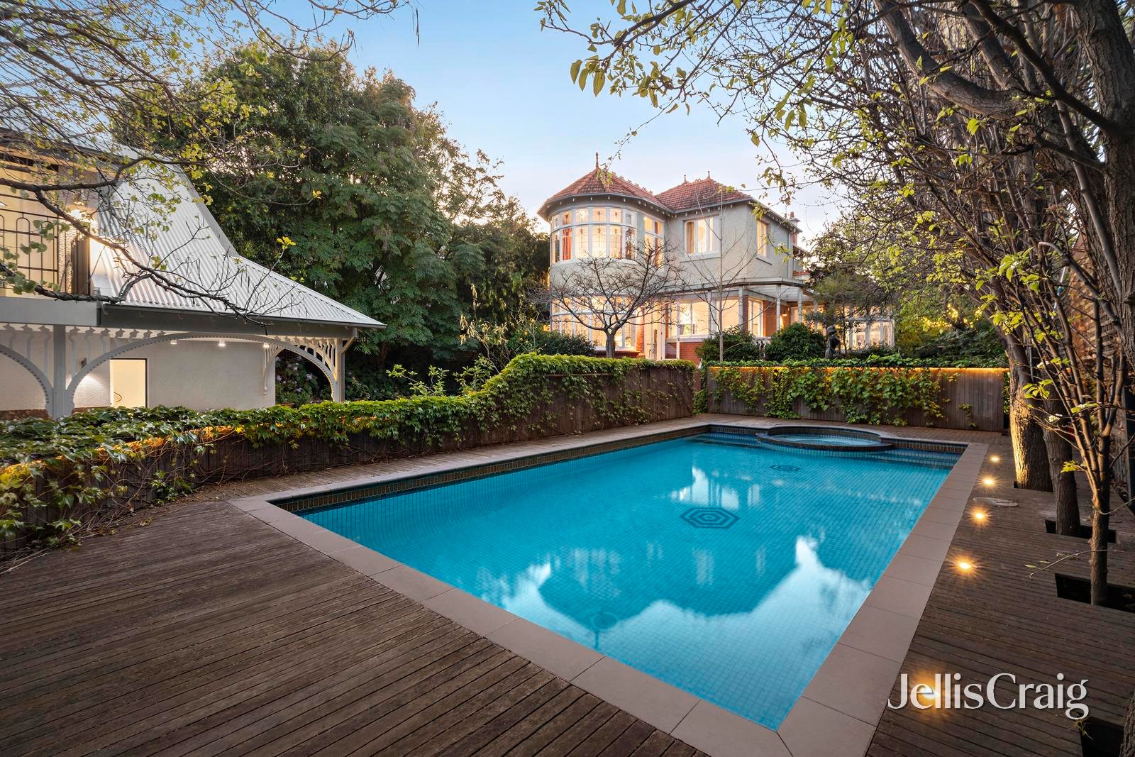 8A St Leonards Avenue, St Kilda image 1