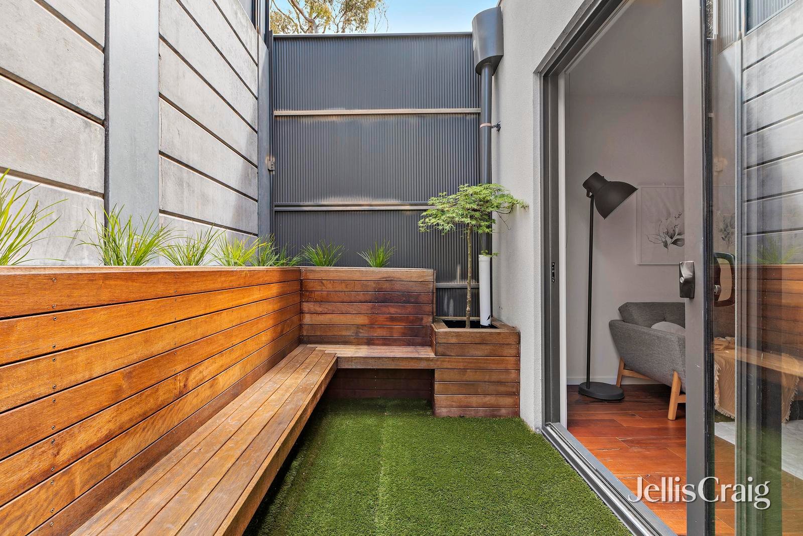 8A Wardell Close, Maribyrnong image 2