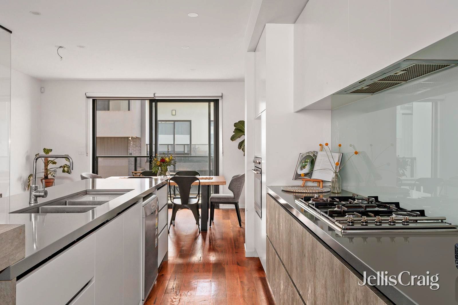 8A Wardell Close, Maribyrnong image 3