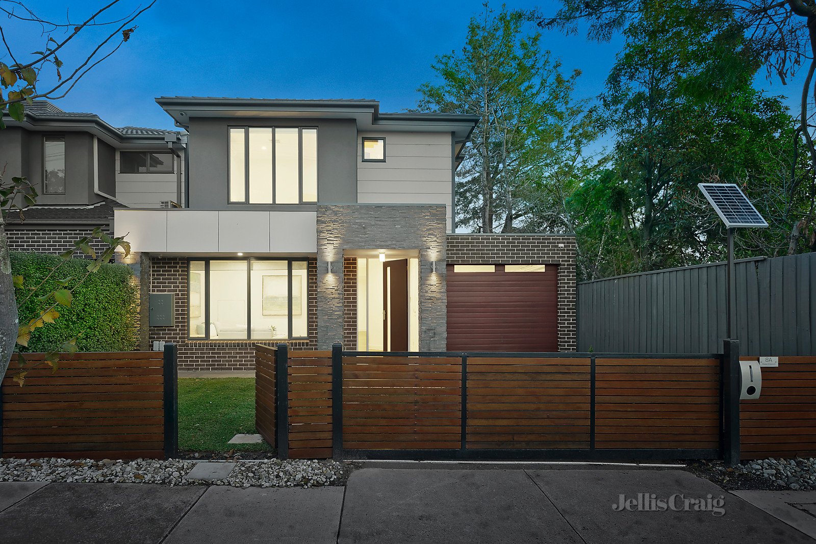 8A Weber Crescent, Burwood East image 1