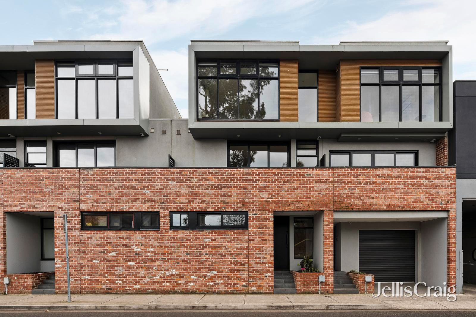 8B Duncan Street, Fairfield image 2