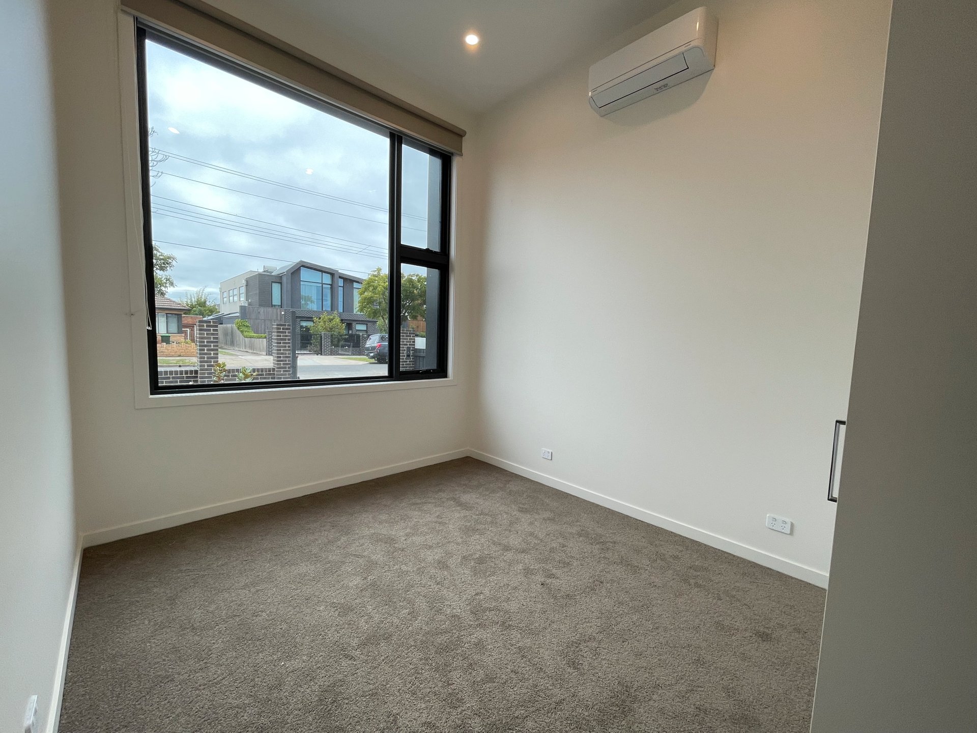 8B Edinburgh Street, Bentleigh East image 2