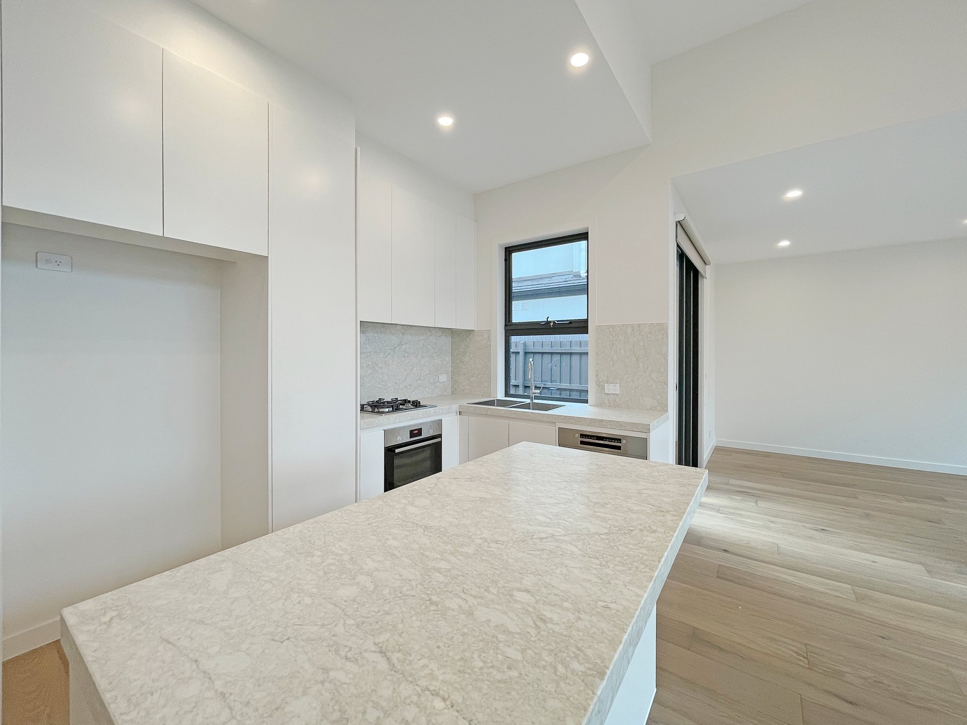 8B Edinburgh Street, Bentleigh East image 7