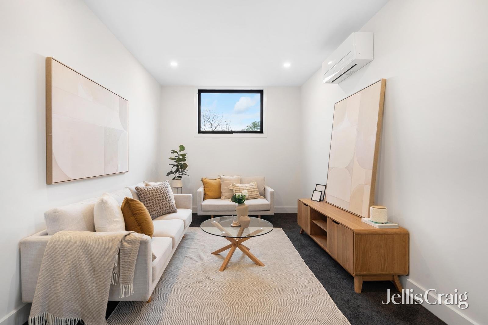 8b Meadow Crescent, Mount Waverley image 12