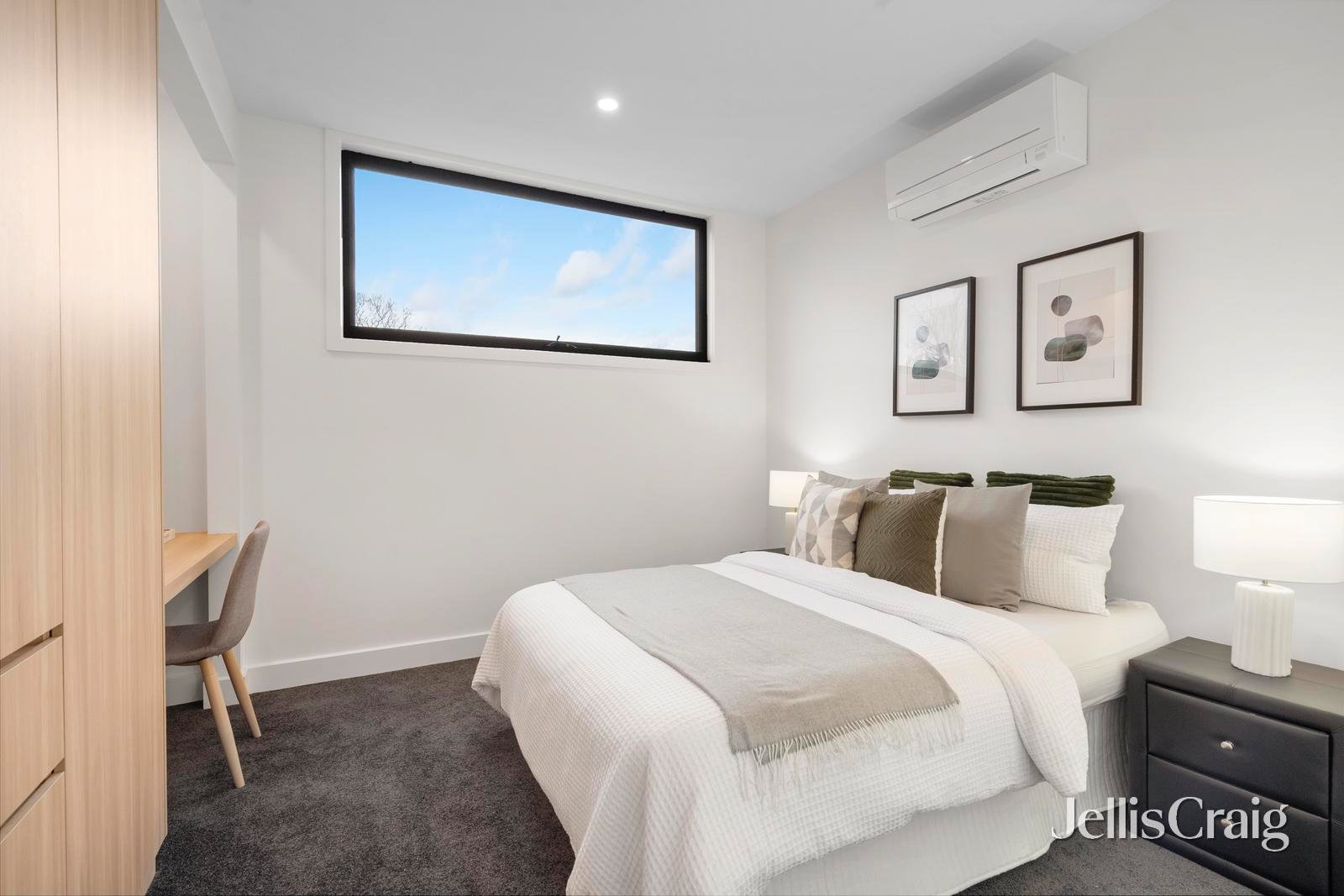 8b Meadow Crescent, Mount Waverley image 17