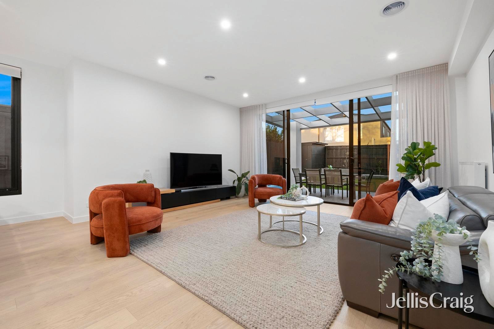 8b Seathorpe Avenue, Bentleigh East image 5