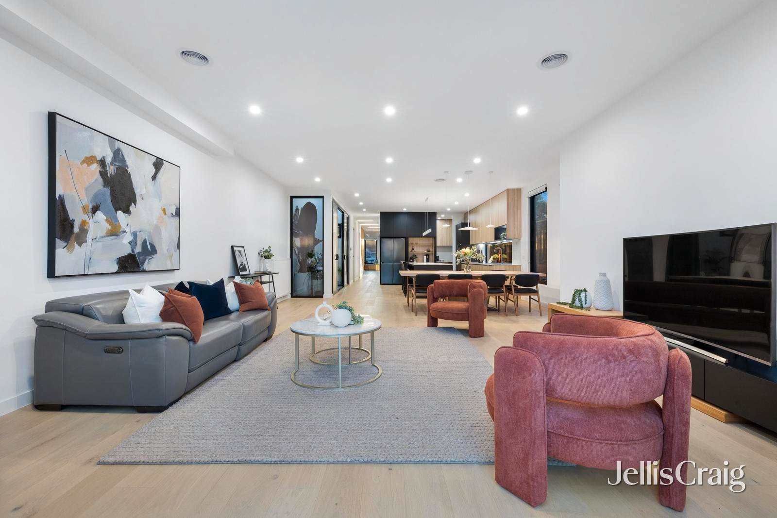 8b Seathorpe Avenue, Bentleigh East image 7