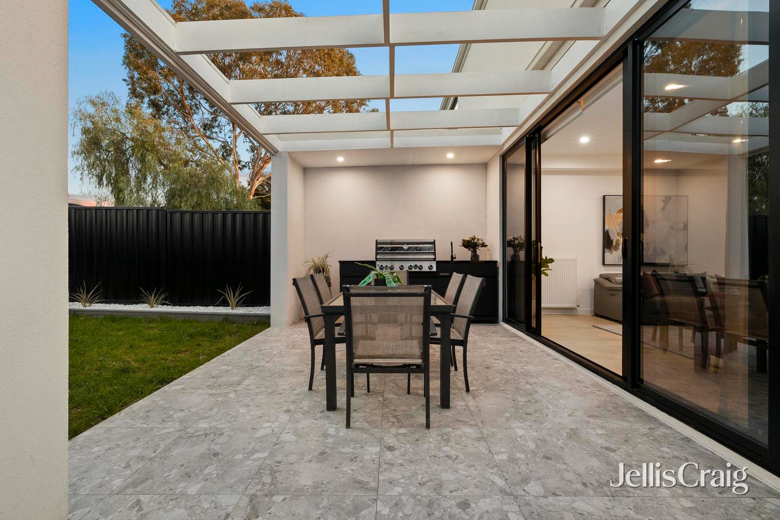 8b Seathorpe Avenue, Bentleigh East image 20
