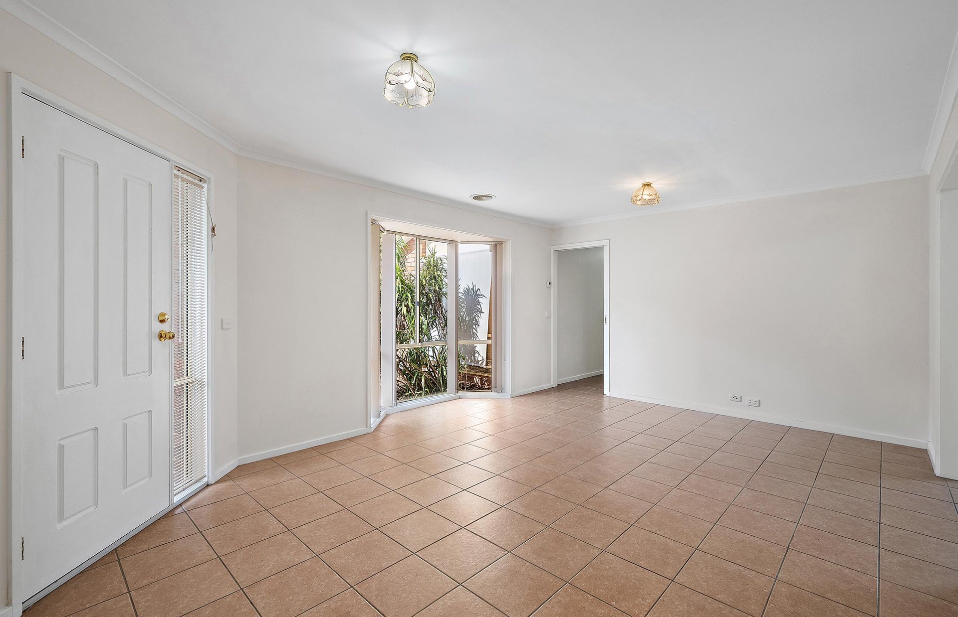 8B Turkeith Crescent, Croydon North image 2