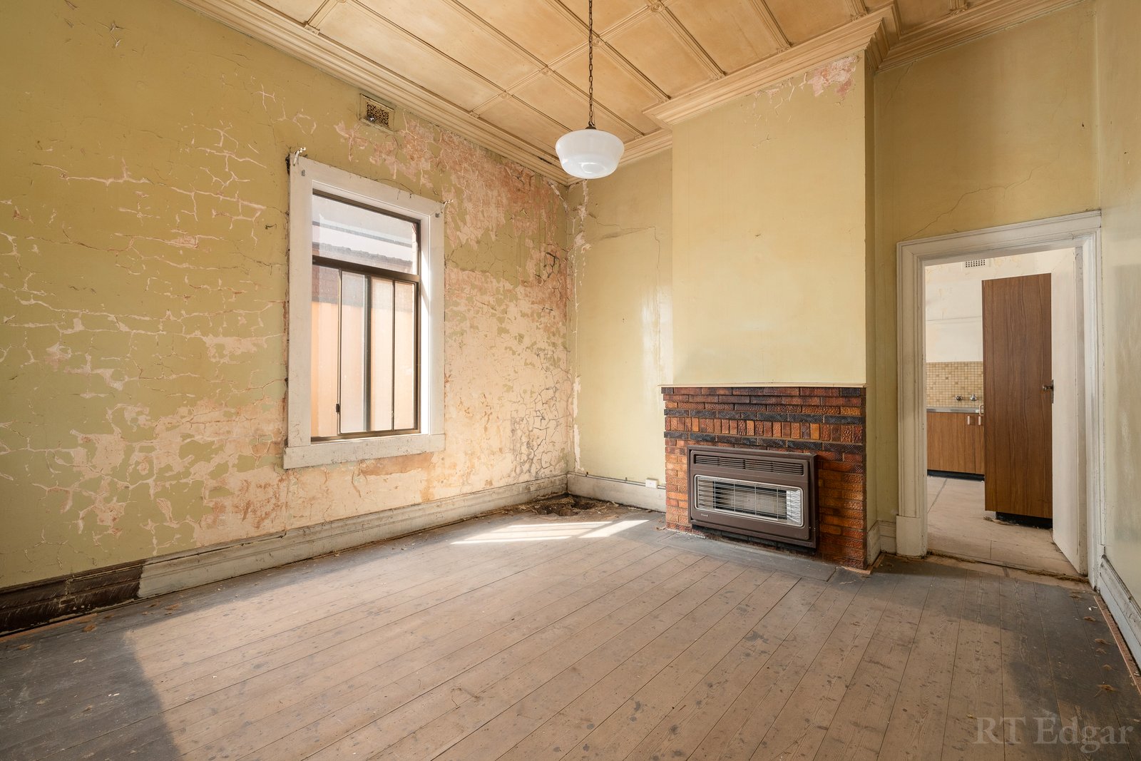 Property Gallery Thumbnail 3
