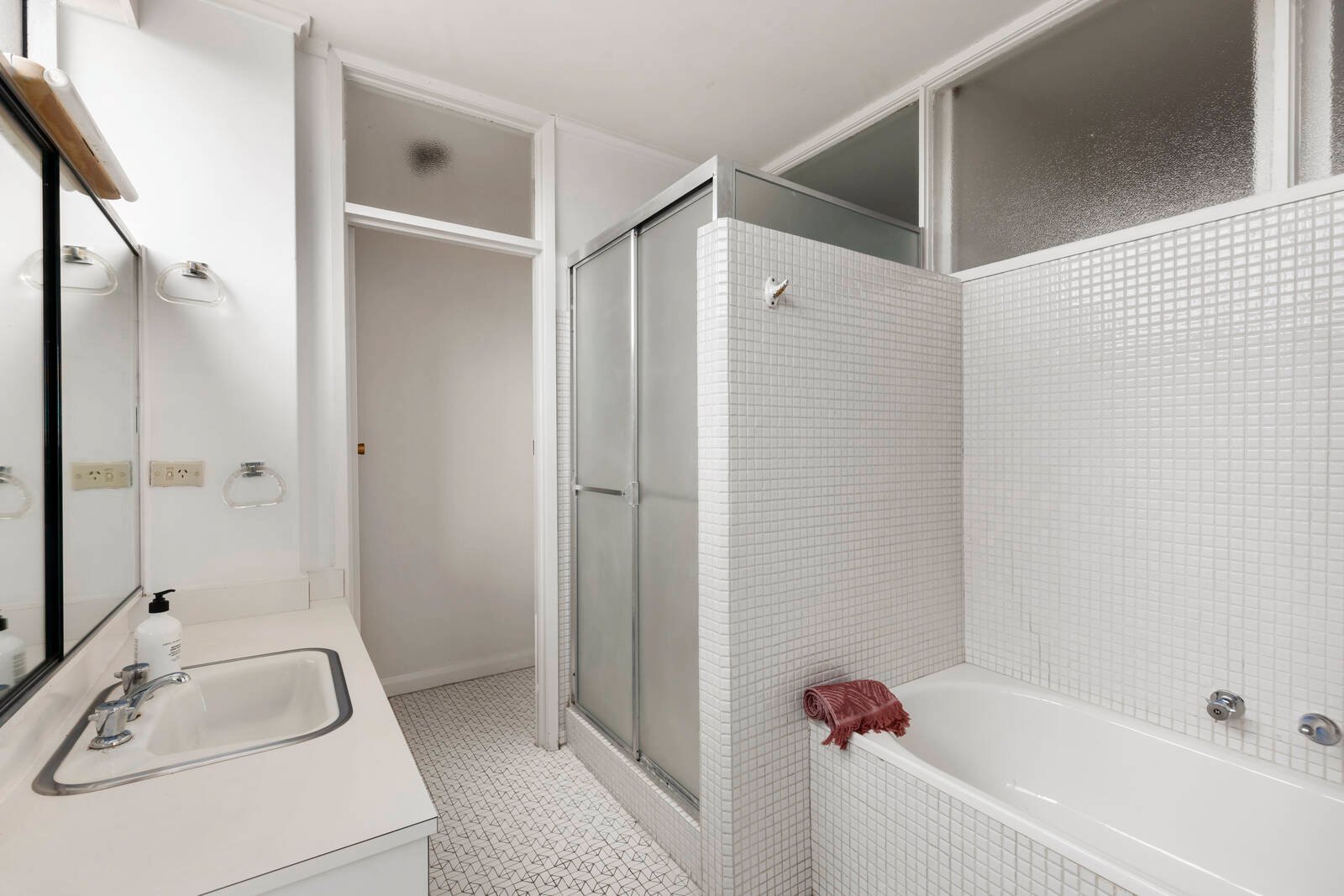 Property Gallery Thumbnail 9