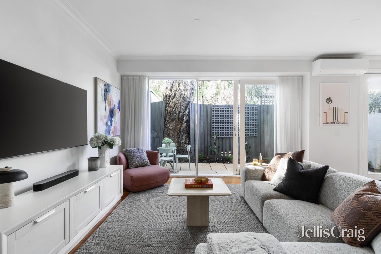 8D Highbury Grove, Prahran image 4