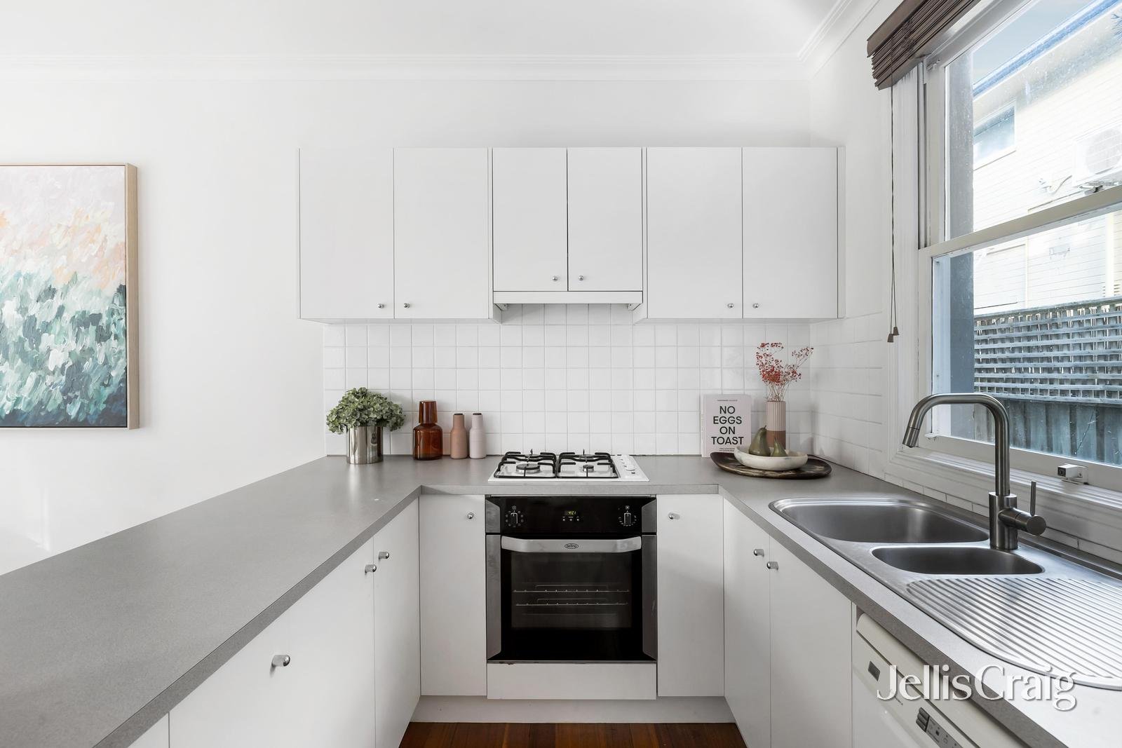 8D Highbury Grove, Prahran image 5