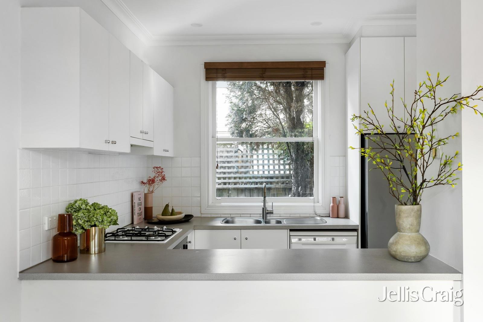8D Highbury Grove, Prahran image 7
