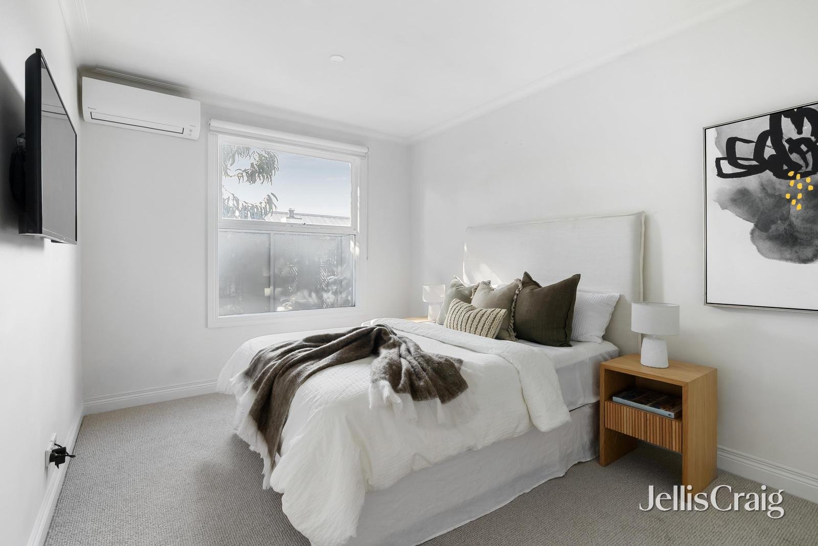 8D Highbury Grove, Prahran image 8