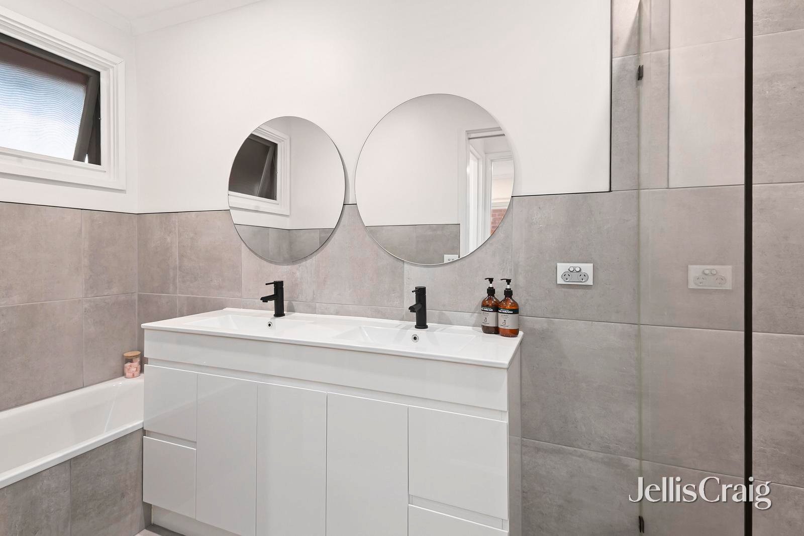 9 Alawara Drive, Mooroolbark image 6