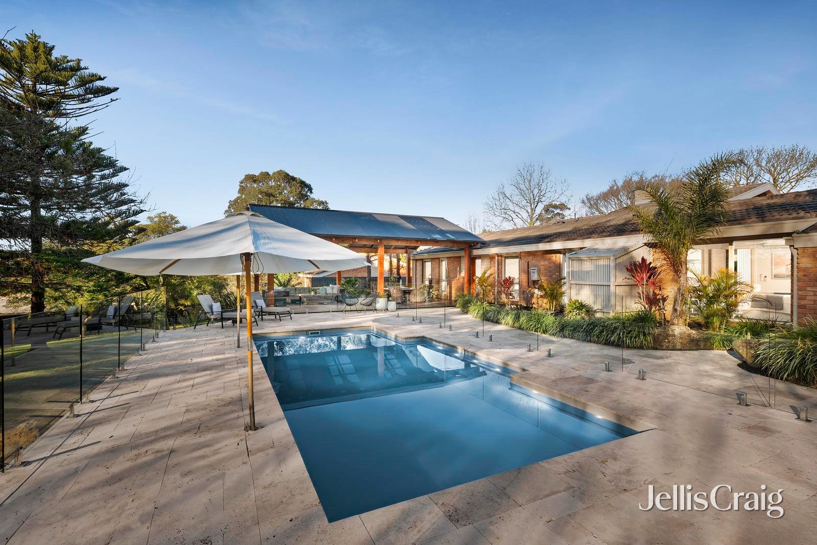 9 Alford Avenue, Mooroolbark image 2