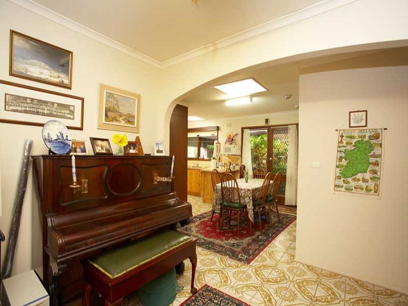 9 Ambrie Avenue, Ringwood image 3
