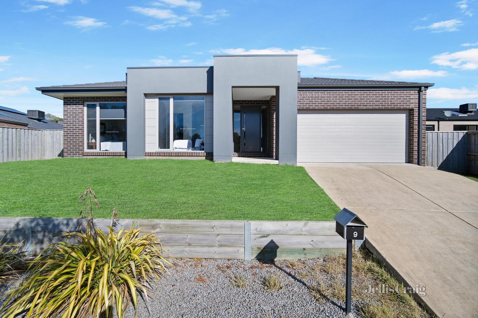 9 Arkansaw Court, Brown Hill image 1