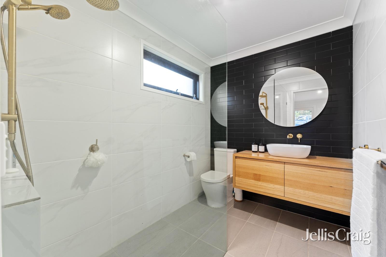 9 Arthur Court, Woodend image 3