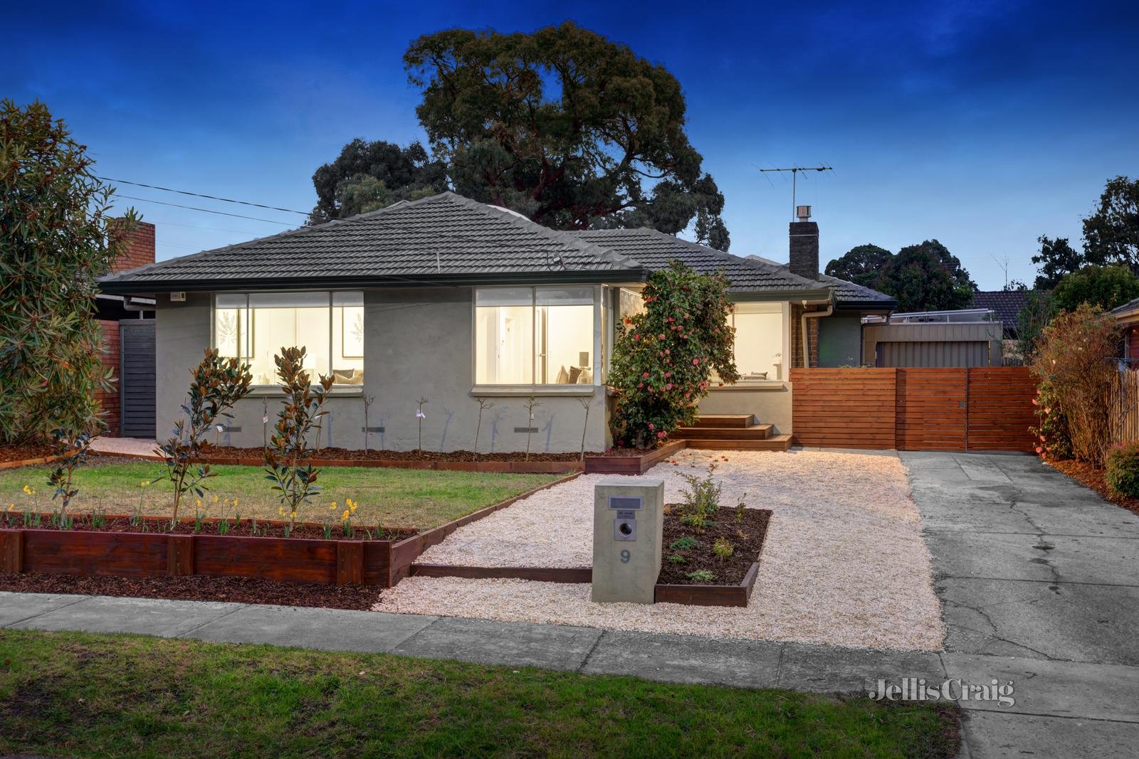 9 Astelot Drive, Donvale image 1