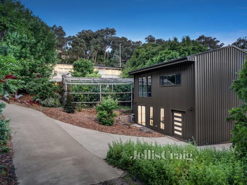 9 Aton Street, North Warrandyte image 12