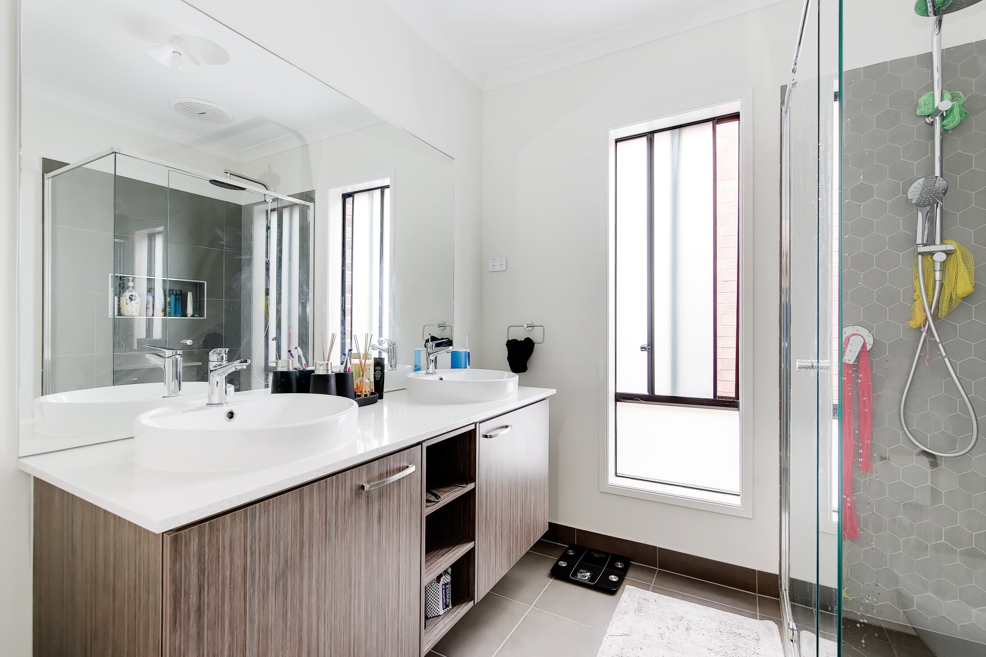 9 Azolla Avenue WERRIBEE