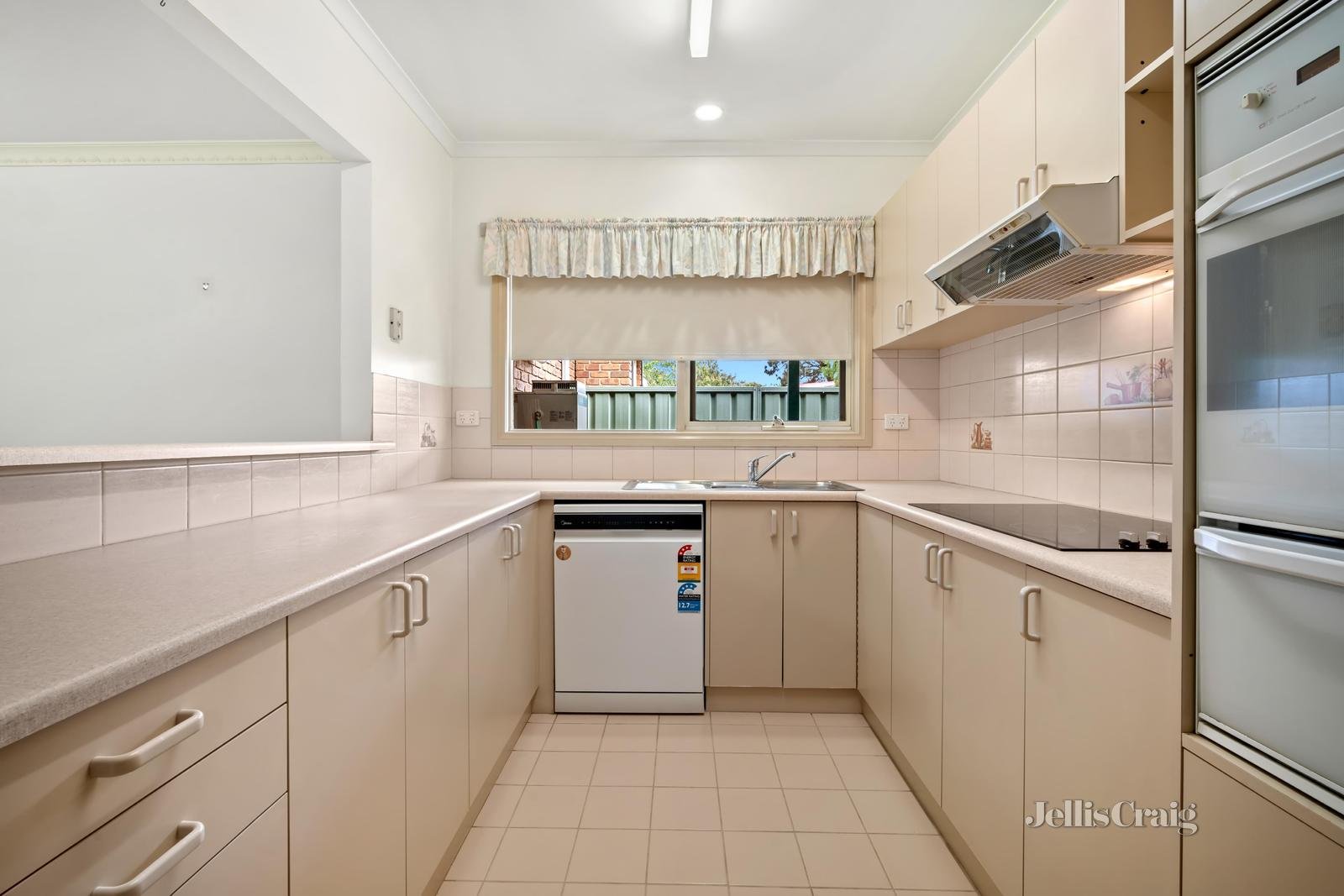 9 Balmoral Drive, Ballarat East image 3