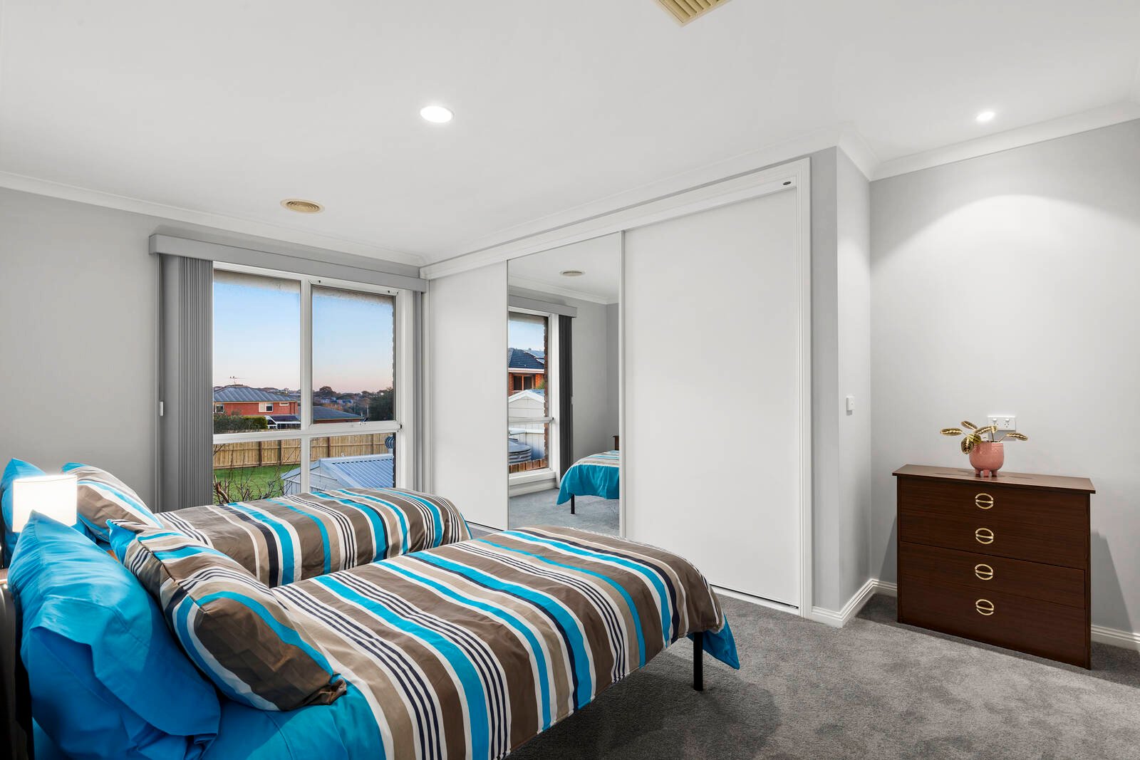 Property Gallery Thumbnail 11