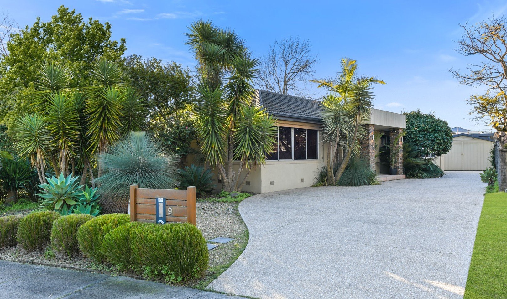 9 Baroda Avenue, Glen Waverley image 1