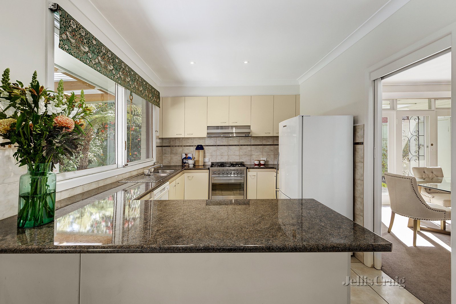 9 Barrington Avenue, Kew image 6