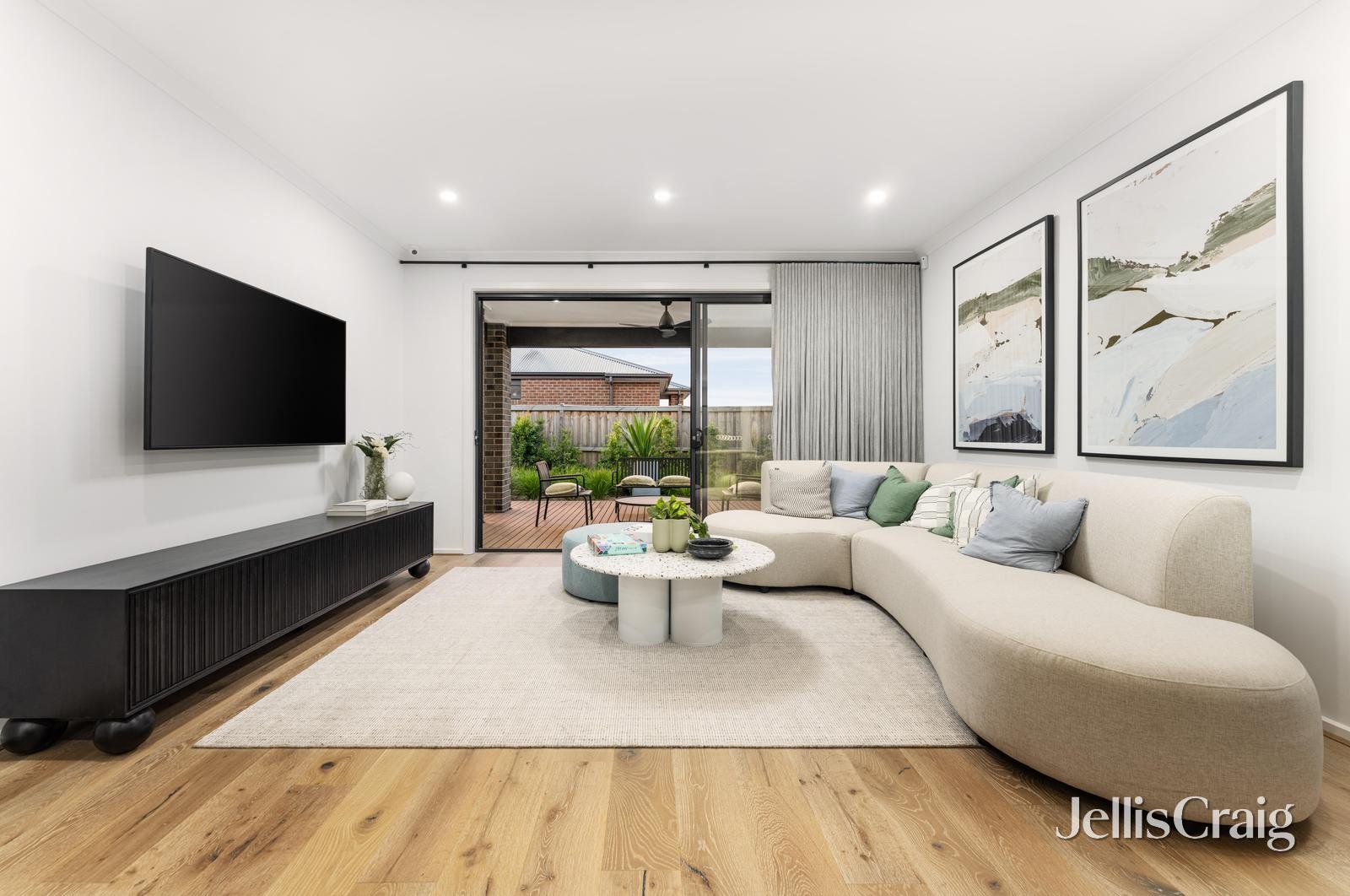 9 Barwon Avenue, Winter Valley image 2