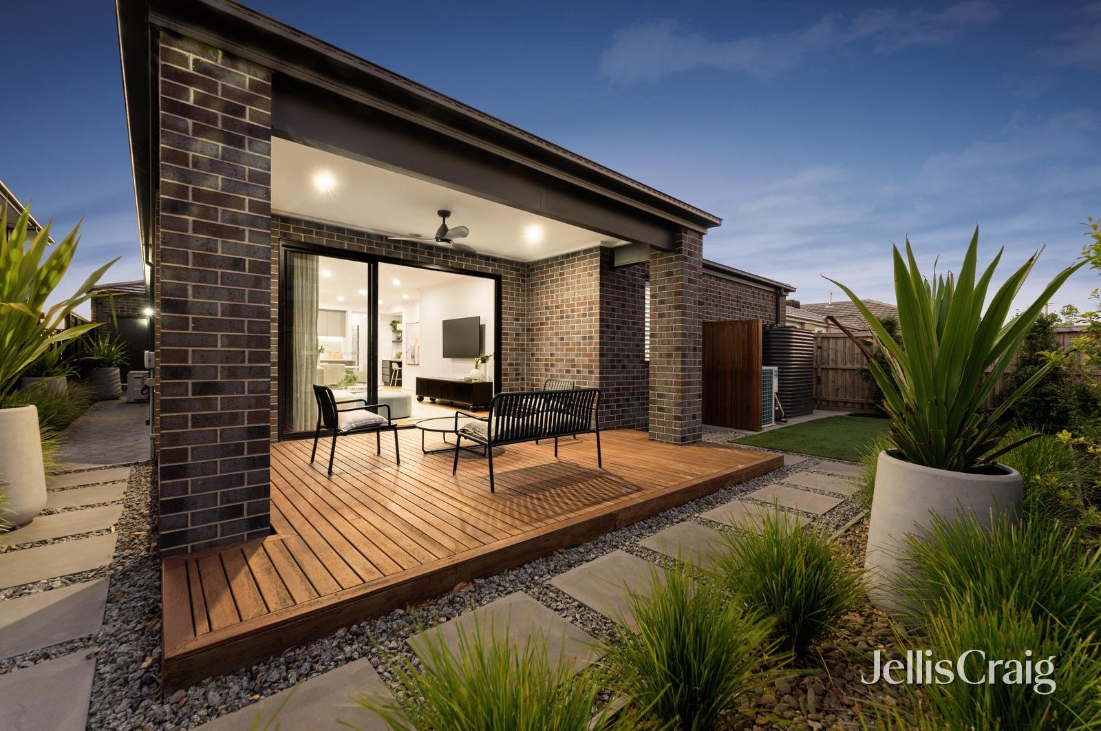 9 Barwon Avenue, Winter Valley image 11