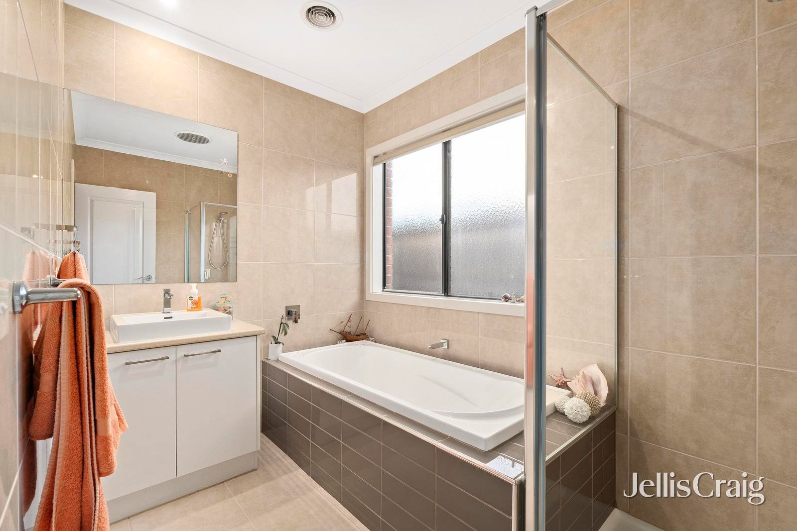 9 Beatty Avenue, Croydon image 7