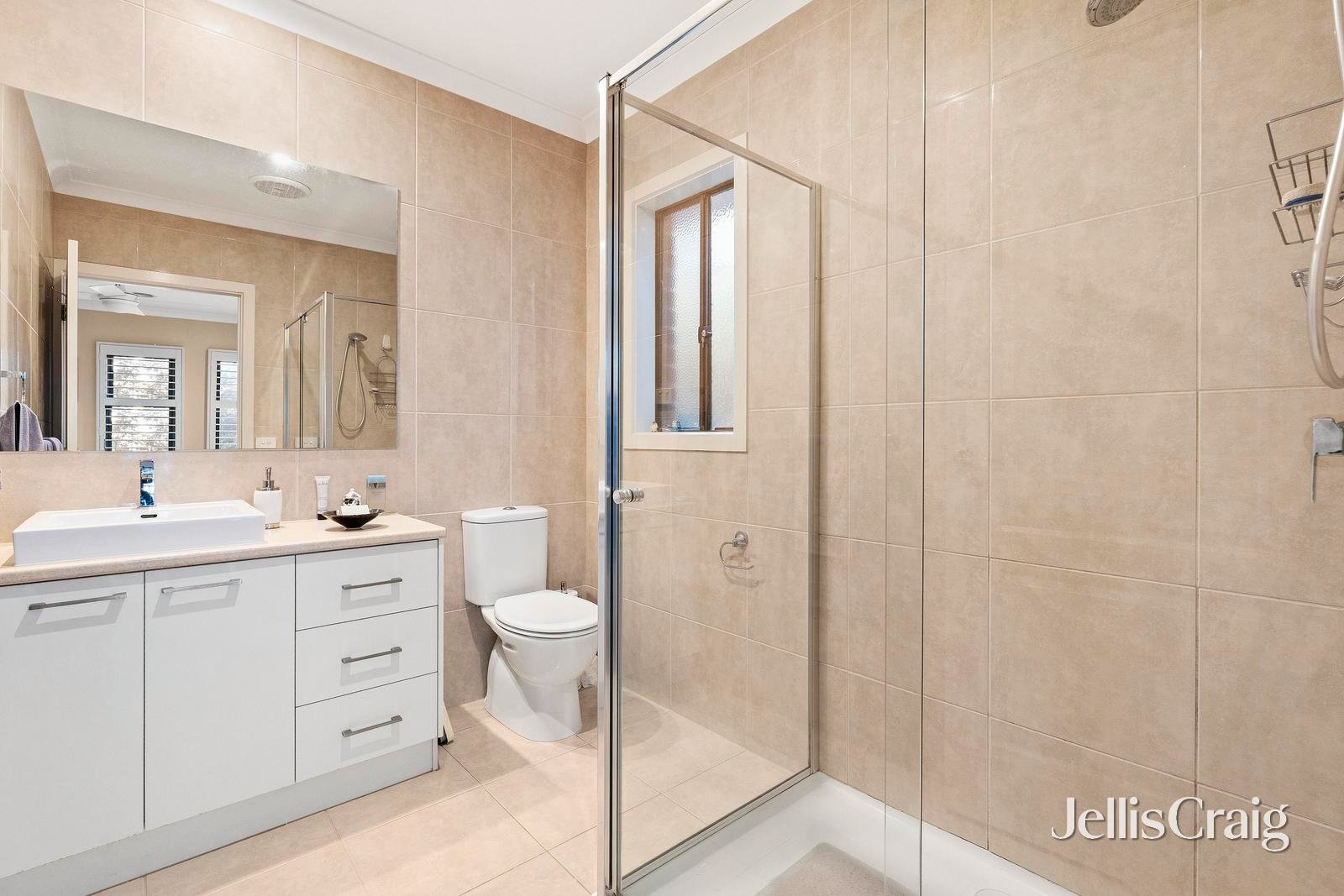 9 Beatty Avenue, Croydon image 9