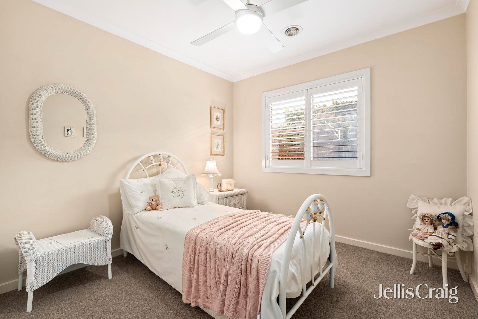 9 Beatty Avenue, Croydon image 10