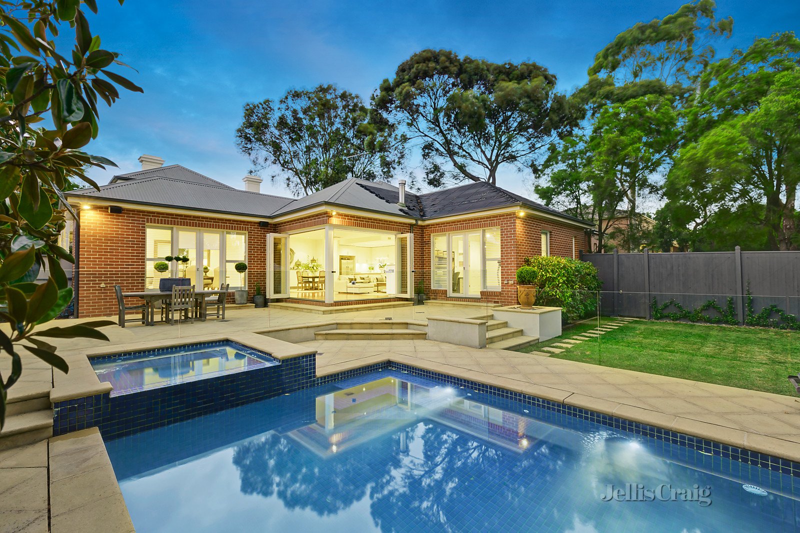 9 Beech Street, Surrey Hills image 8