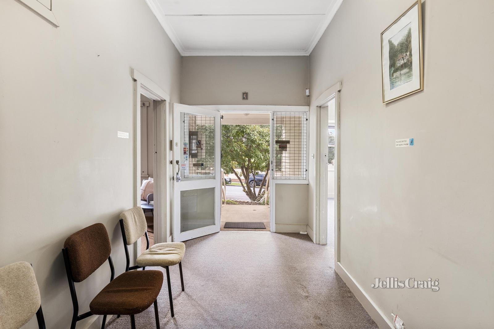 9 Bellevue Avenue, Rosanna image 2