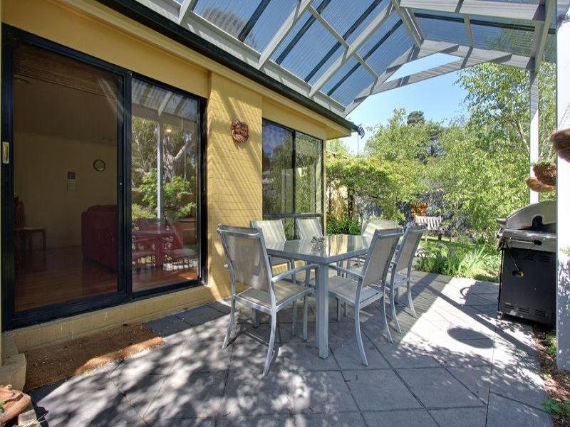 9 Berrywood Walk, Warranwood image 8