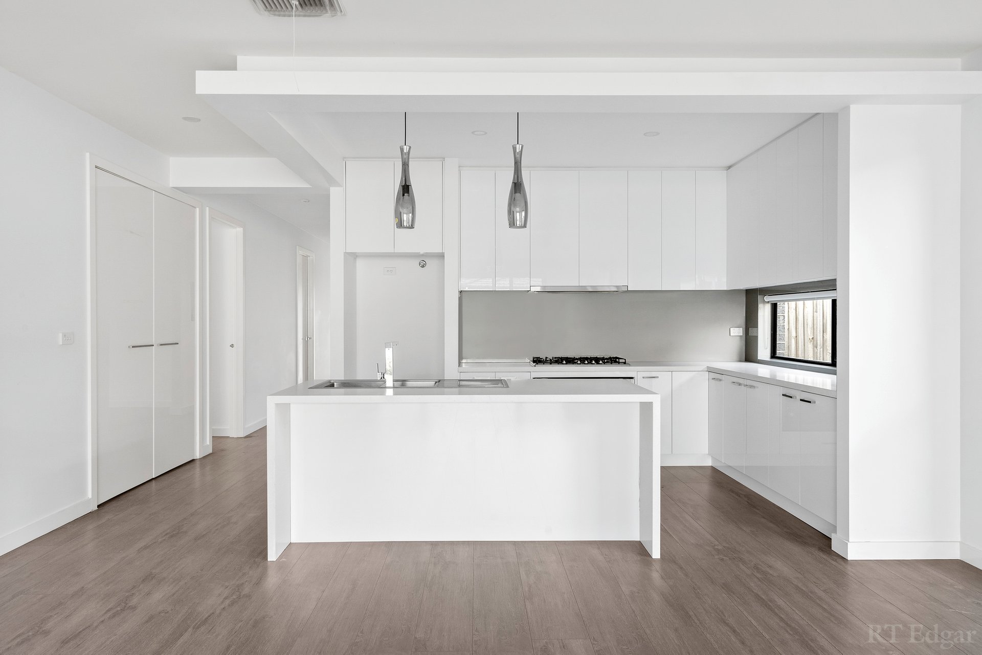 Property Gallery Thumbnail 3