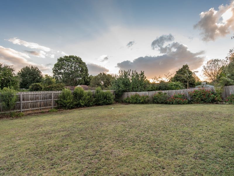 9 Blaxland Court, Mooroolbark image 14