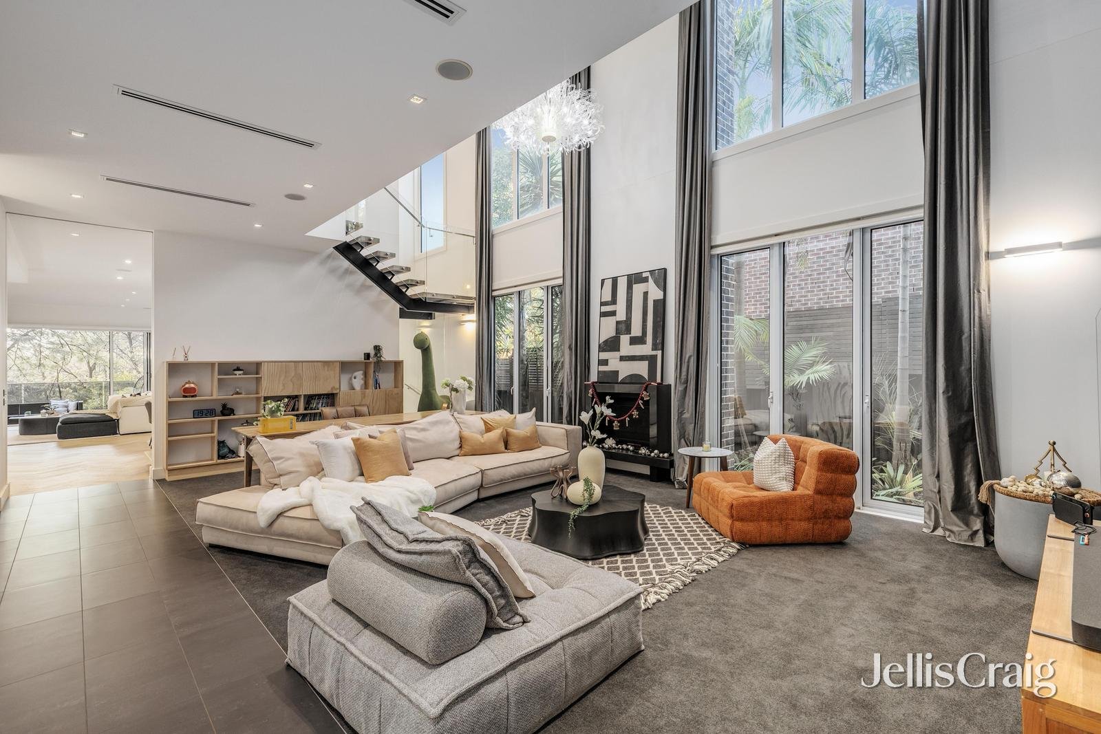 9 Bond Street, Mount Waverley image 2