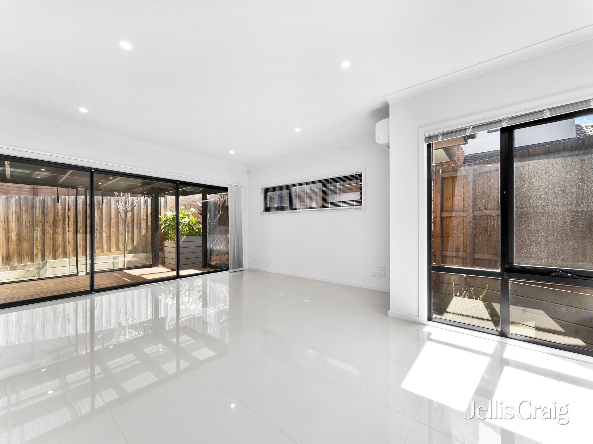 9 Boronia Grove, Doncaster&nbsp;East image 2