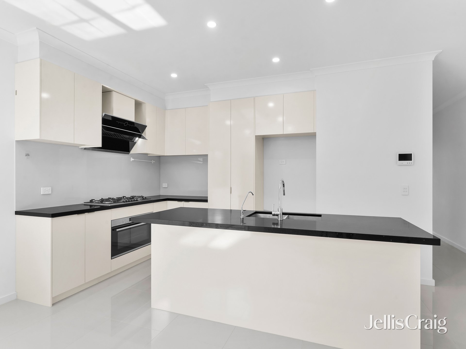 9 Boronia Grove, Doncaster&nbsp;East image 3
