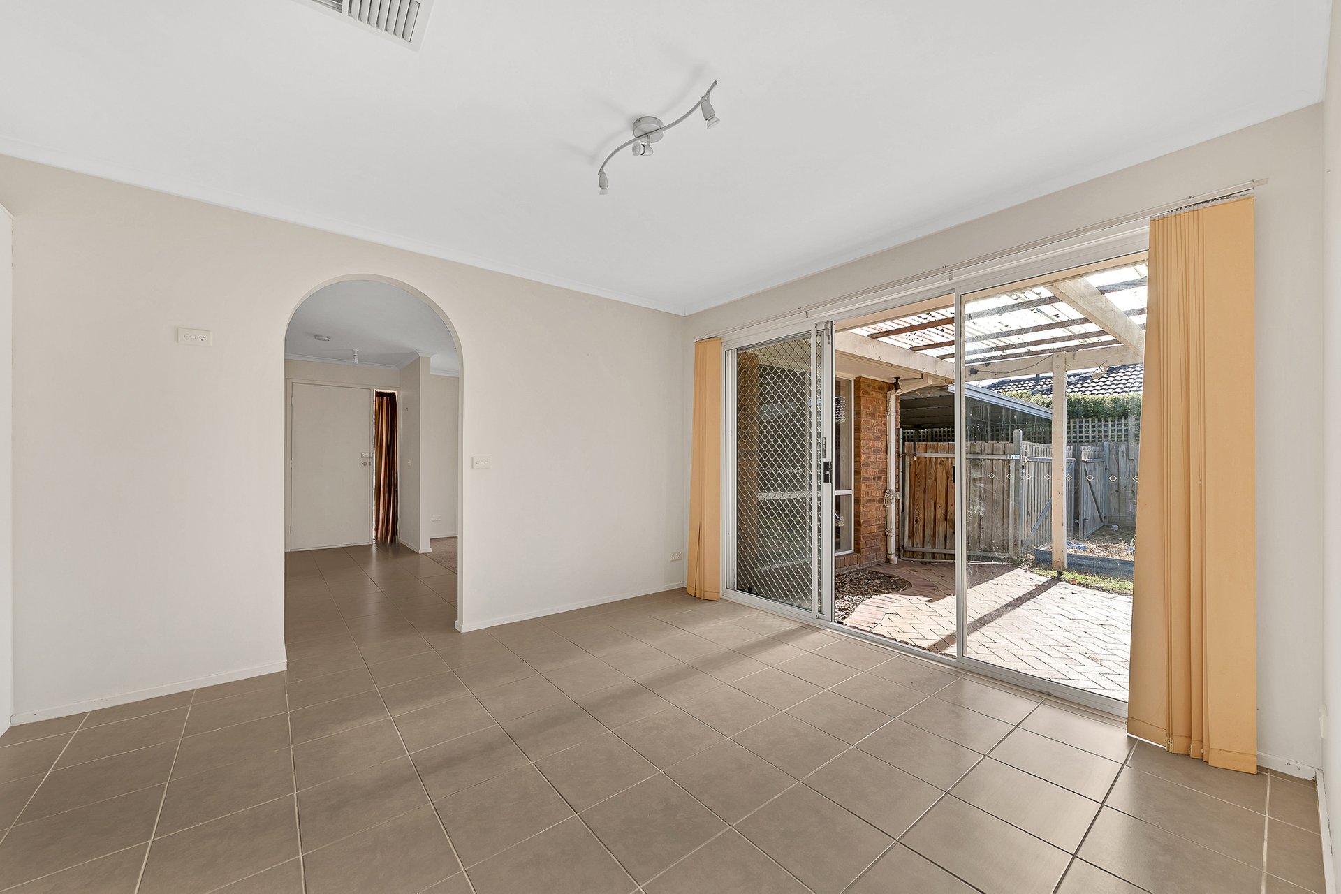 9 Bradford Street, St Albans Park image 4