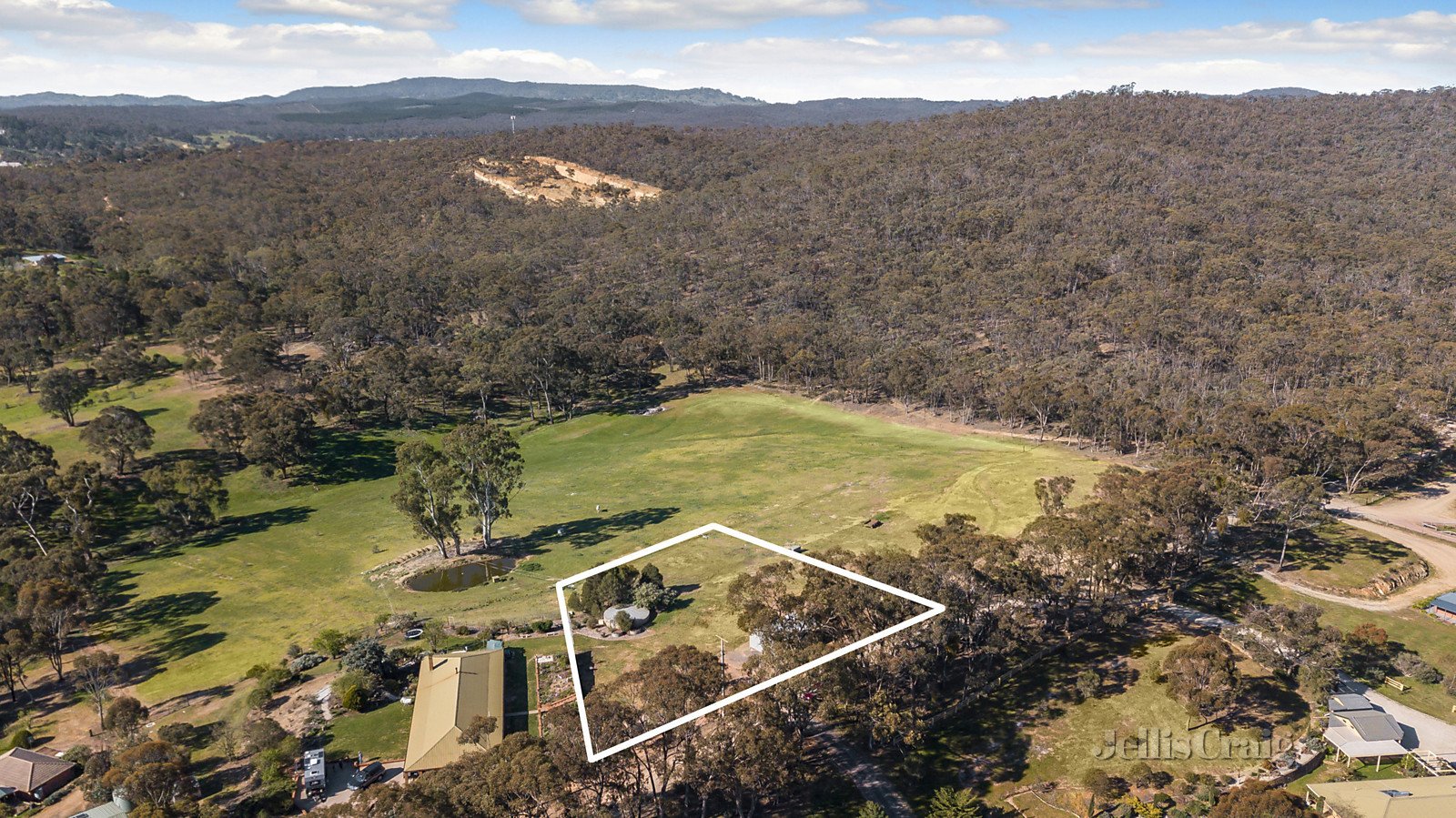 9 Broad Road, Campbells Creek image 5