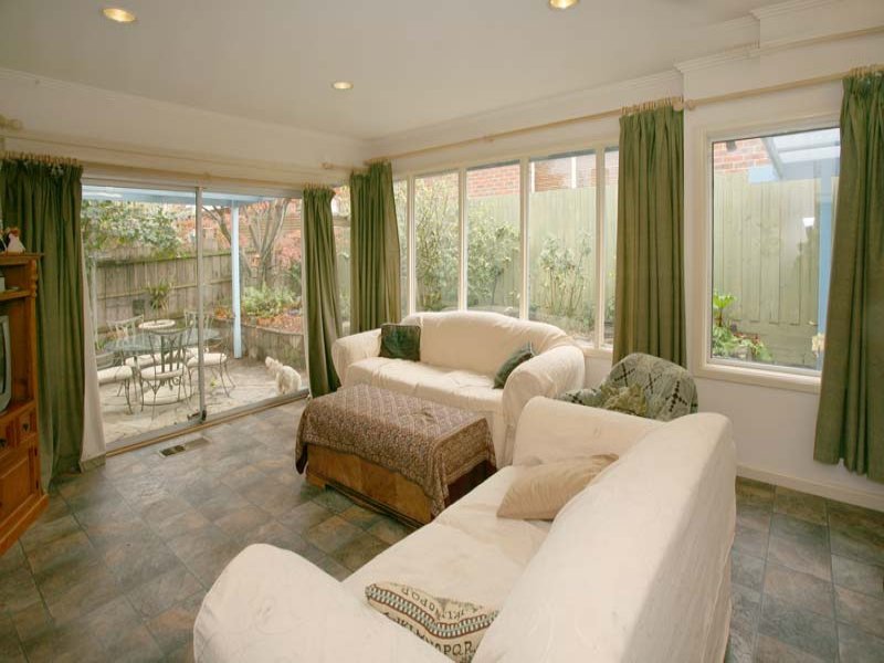 9 Byron Street, Box Hill South image 3