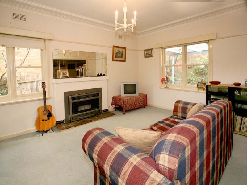 9 Byron Street, Box Hill South image 4