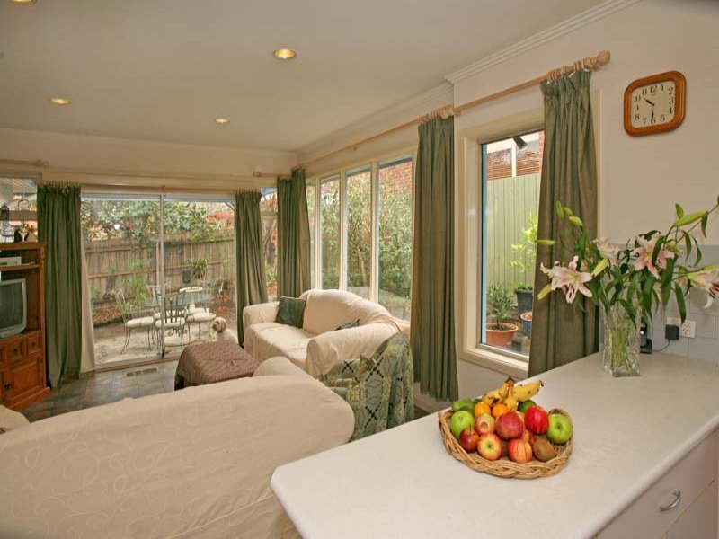 9 Byron Street, Box Hill South image 6