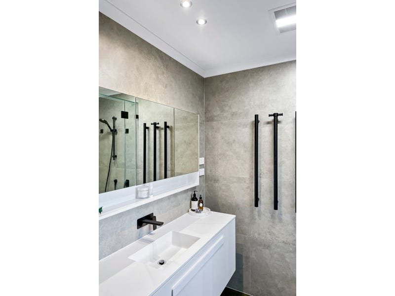 Property Gallery Thumbnail 12